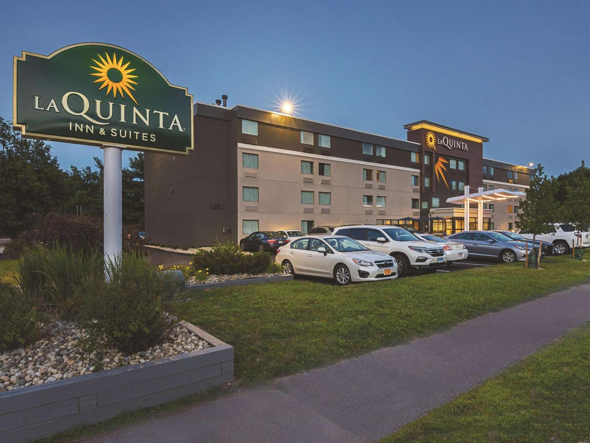 La Quinta By Wyndham Portland Hotel Exterior photo